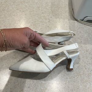 Women’s White Slingback Pointed-Toe Wedding heels